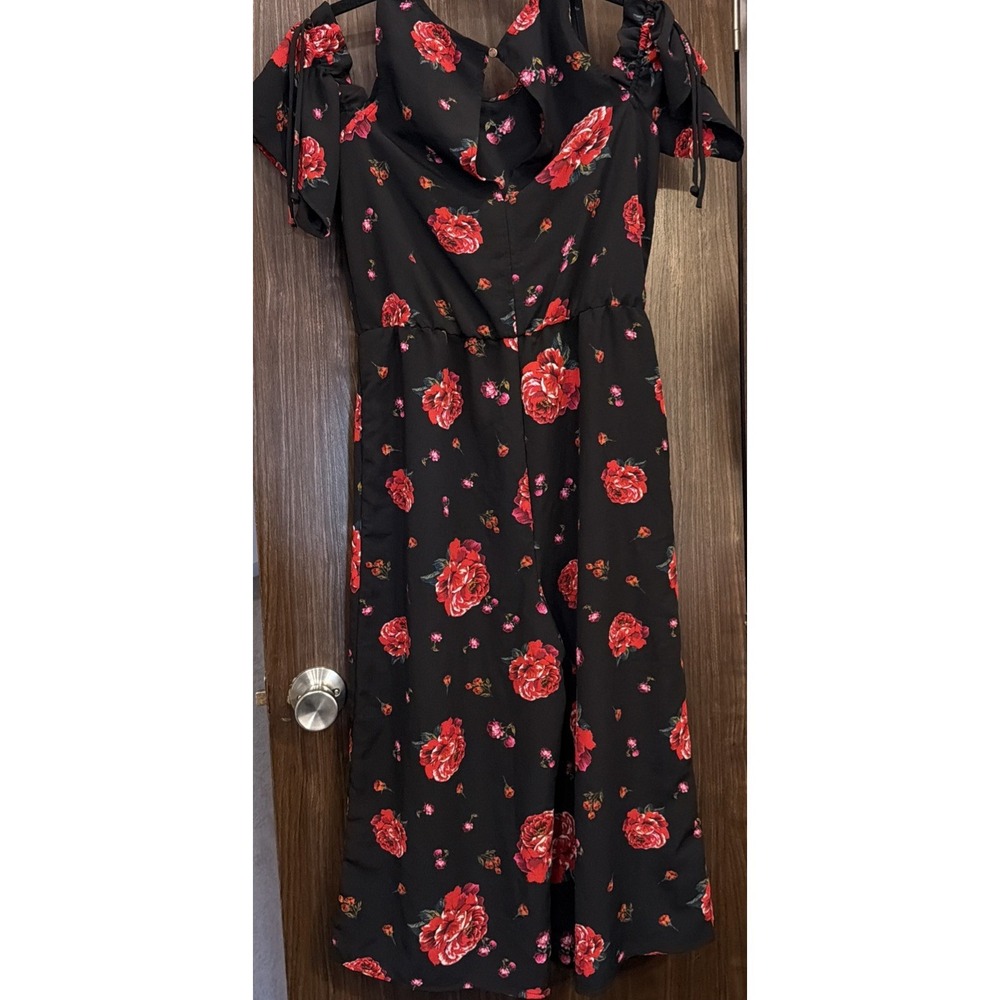 Rose Capri Romper Black Red Roses Off Shoulder Whimsigoth 50's Vibe Croquette S - Picture 3 of 10